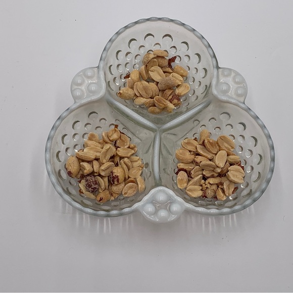 Vintage Fenton style glass hobnail candy dish Three section glass nut bowl - Picture 6 of 8